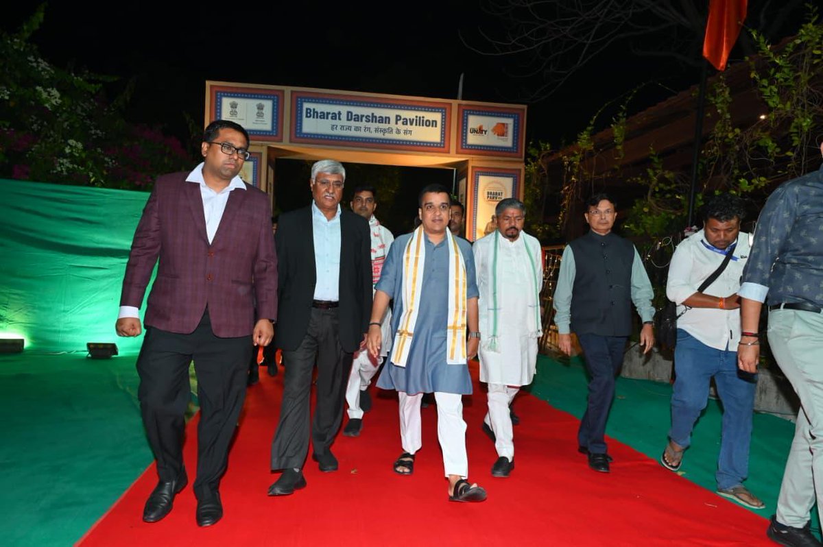 rameshmerja's tweet photo. ભારત પર્વ 2025 માં સહભાગી થવાનો અવસર મળ્યો.

#bharatparv2025 #Statueofunity https://t.co/z6ExEQU8AB