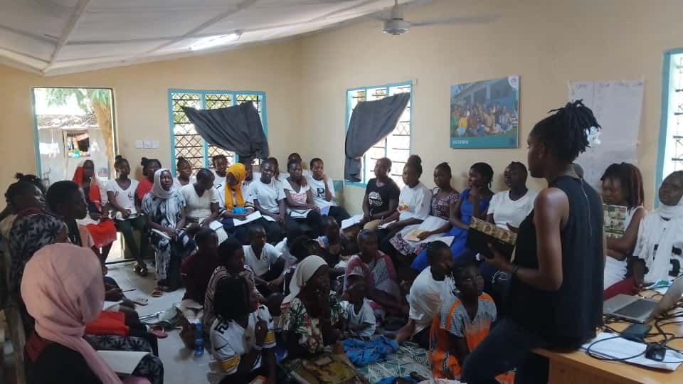 cfkafrica's tweet photo. Our #Funzo Project in #Kilifi held a special screening of “Uamuzi,” a powerful film that mirrors many of the realities young women face in slums. We discussed that pregnancy is not the end of a girl’s dreams and there’s always a chance to go back to school, rebuild, and #thrive. https://t.co/Pumcn5joJz
