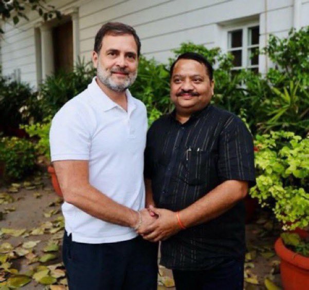 “नीतीश बनेंगे PM”

“बिहार चुनाव में महागठबंधन बहुमत के करीब पहुंचा”

“मोदी-शाह सन्नाटे में”

ये डेढ़फुटिया लिलिपुट <a href="/Editor_SanjayS/">Sanjay sharma</a> कल ही बुरी तरह चुनाव में हारा और आज फिर से मोदी सरकार को गिरा दिया?

गजब बेशर्म है 😂

राहुल गांधी ऐसे दलाल पत्रकारों को बढ़ावा देके चुनाव जीतने का