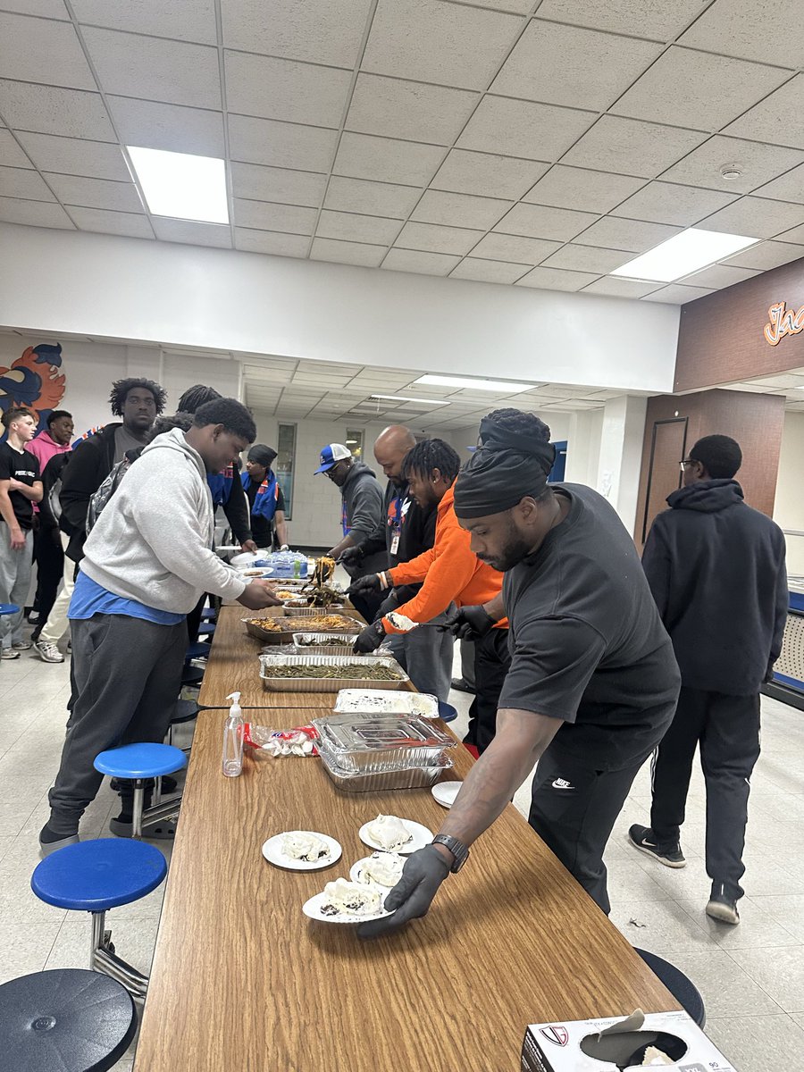 LSHS Football and S&C 🏈 tweet media