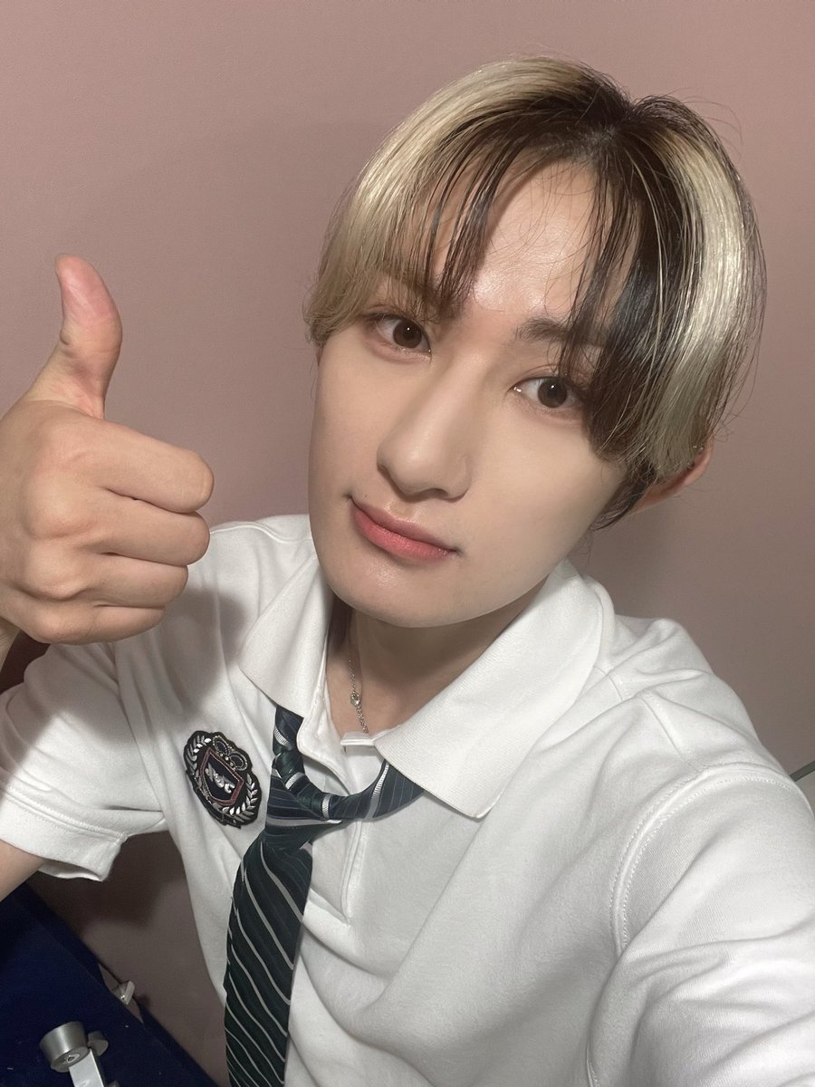 UpdateKBoys's tweet image. Feliz aniversário para o Hart (TOZ), que hoje completa 21 anos! 🎉

#HAPPYHARTDAY
#HART #하루토