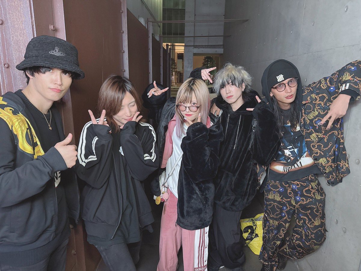 青山RizM 
"Disconnect Cendrillon"と"愛探眼影"サポート🥁
ありがとうございました!!

2バンドで20曲めちゃくちゃ堪能させてもらいました。
両バンドずっと沢山広めていきたいぐらい好きなんです。

今日も叩かせてもらえて感謝🙏