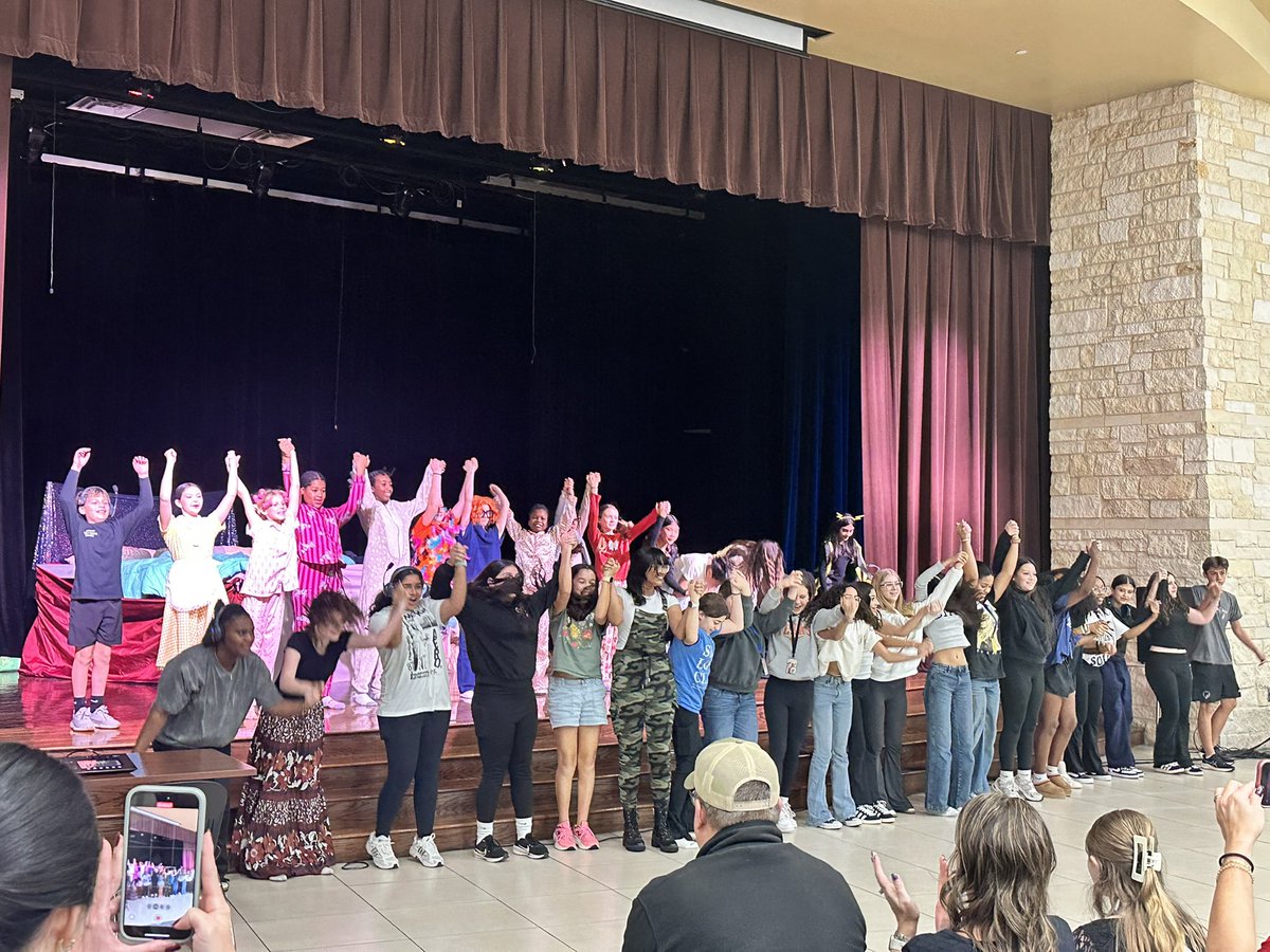 Fantastic performances this week by our 6th grade theatre! <a href="/DrAnthonyMS/">Anthony Middle School</a>