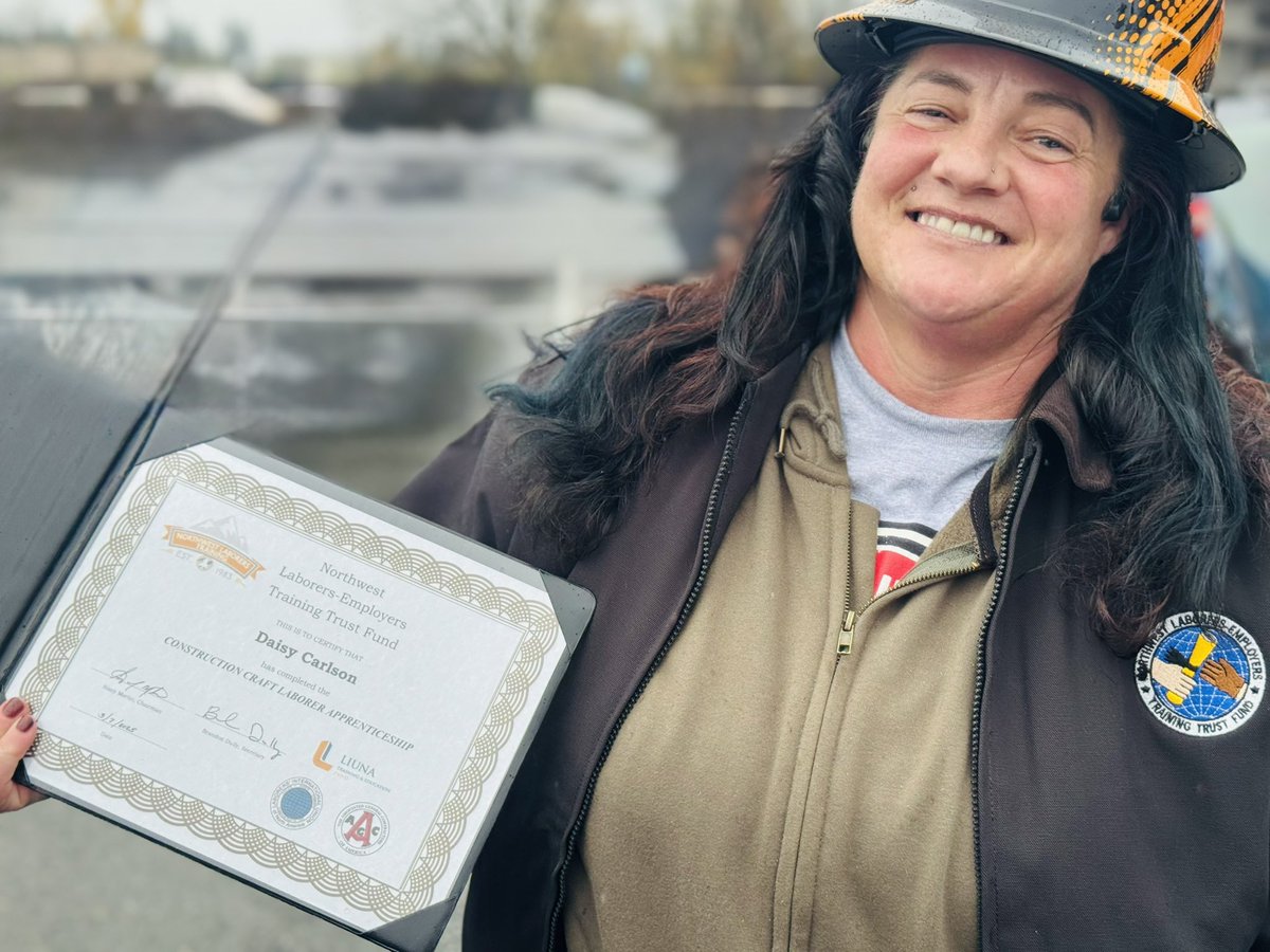 Proud moment today catching up with apprenticeship graduate Daisy Carlson!

We spent some time talking about the work she’s been doing, her doggies (including her rescue pup 🐶❤️), and the bright plans she’s building with her son.

#NWLETT #FeelThePower #Solidarity