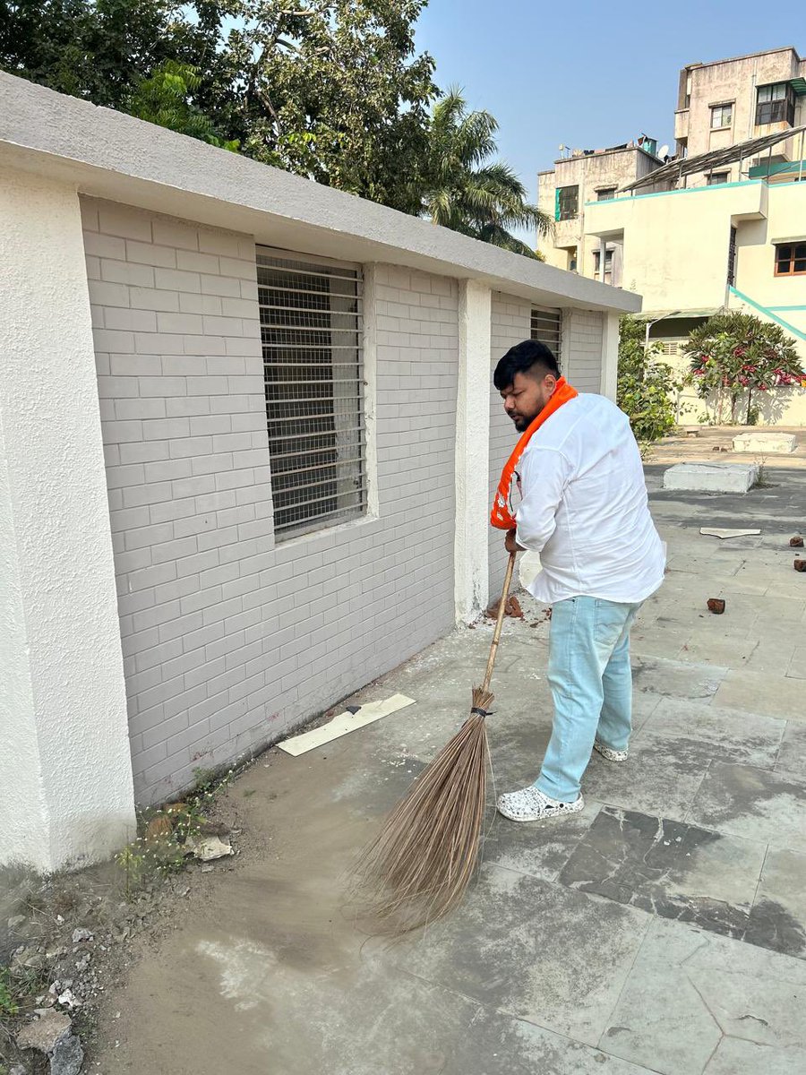 patelrumit7's tweet image. ભારતીય જનતા પાર્ટી 
સ્વામી વિવેકાનંદજી ની સફાઈ નું કાર્યક્રમ 
કાળીકલ્ચર ગાર્ડન ડી કેબિન 
સંતોષનગર વોટર વર્કસ સફાઈ નું કાર્યક્રમ 
ભાજપા ના ચાંદખેડાના વોડૅ પ્રમુખશ્રી, મહામંત્રી શ્રીઓ,કોર્પોરેટર શ્રીઓ, સંગઠનના હોદ્દેદારો,સર્વ કાર્યકર્તાઓ ઉપસ્થિત હતા.
#ચાદખેડા #BJP 
#ભાજપ