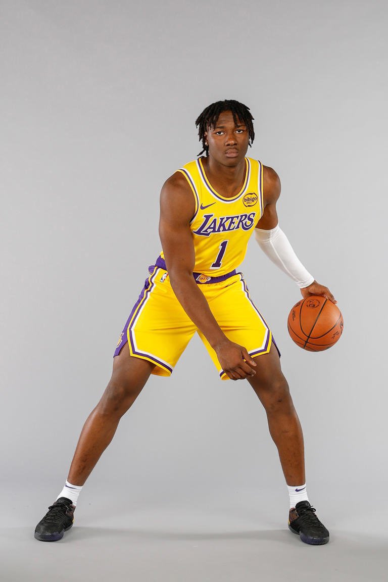 Como dije, hay que ser pacientes con el rookie Adou Thiero. Pero si fuera el, estaría feliz porque puede ganarse fácilmente minutos en la rotación debido a la falta de atleticismo que tiene el equipo 

Si Adou te da defensa, físico y algo de anotación, se ganará muchos minutos