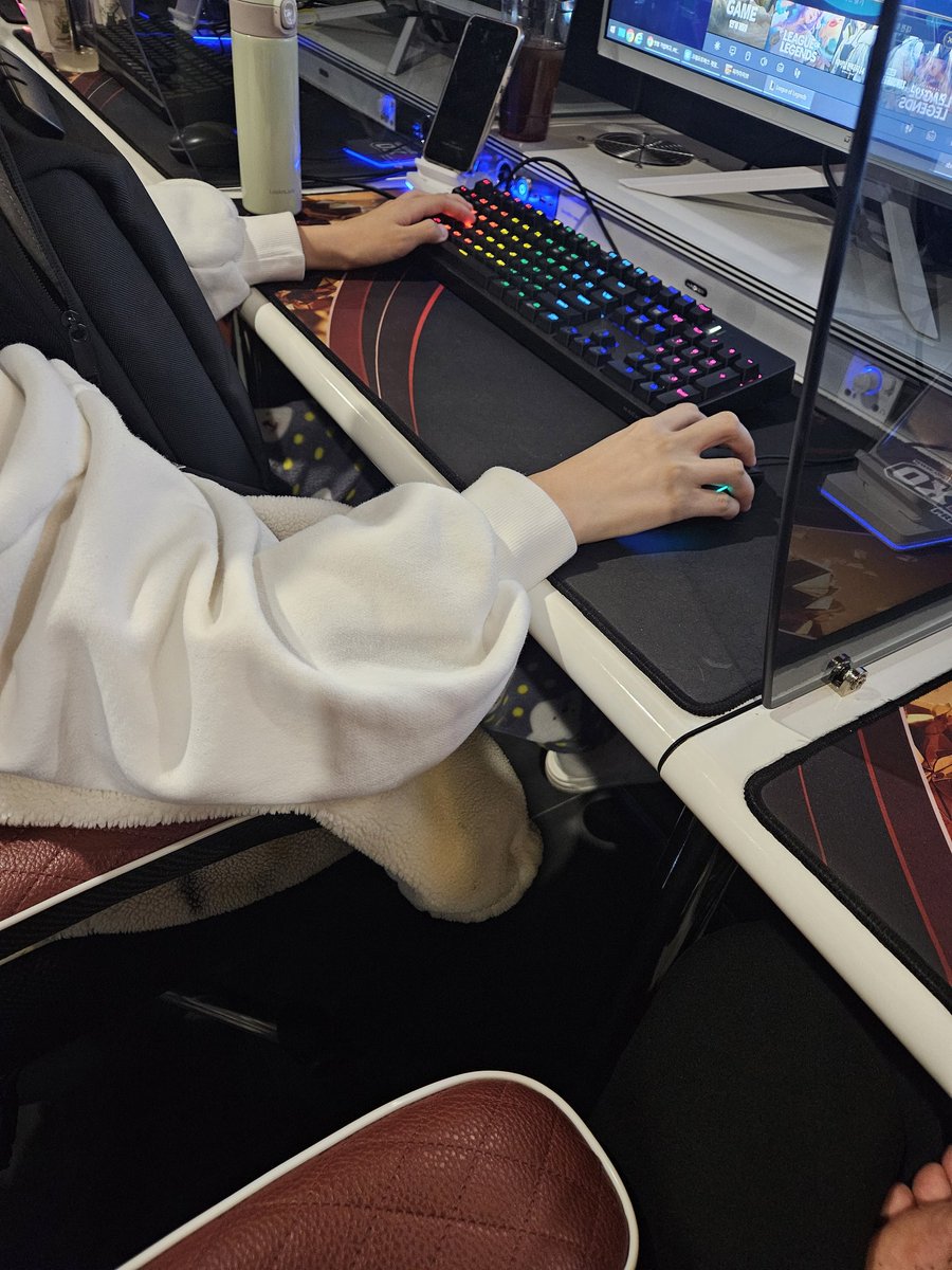 yeonycouple's tweet image. 오늘도 육퇴하고 겜하러 왓네유ㅎㅎㅎ롤이나 보드게임 좋아하시는 커플 디엠주세요 함께해요~!! #육아부부 #육퇴