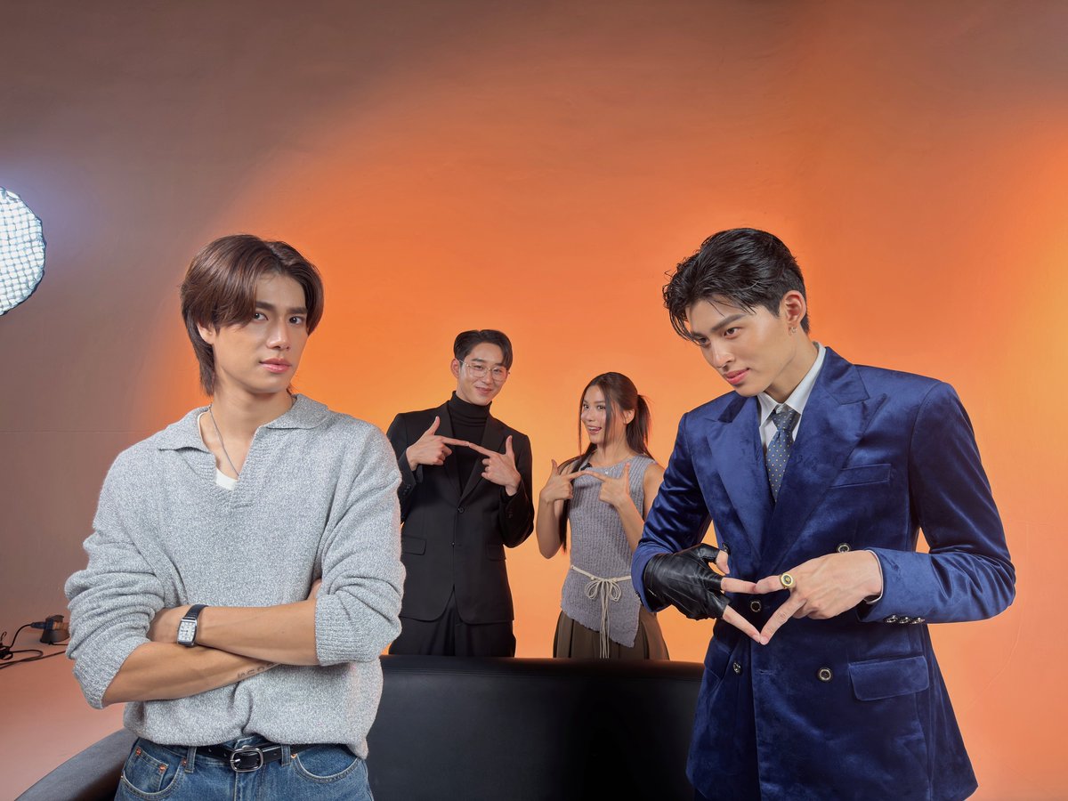 สถานการณ์เปนยังไงกันบ้างครับ

PONDPHUWIN AT MAT PREMIERE
#MeAndTheeSeriesEP1