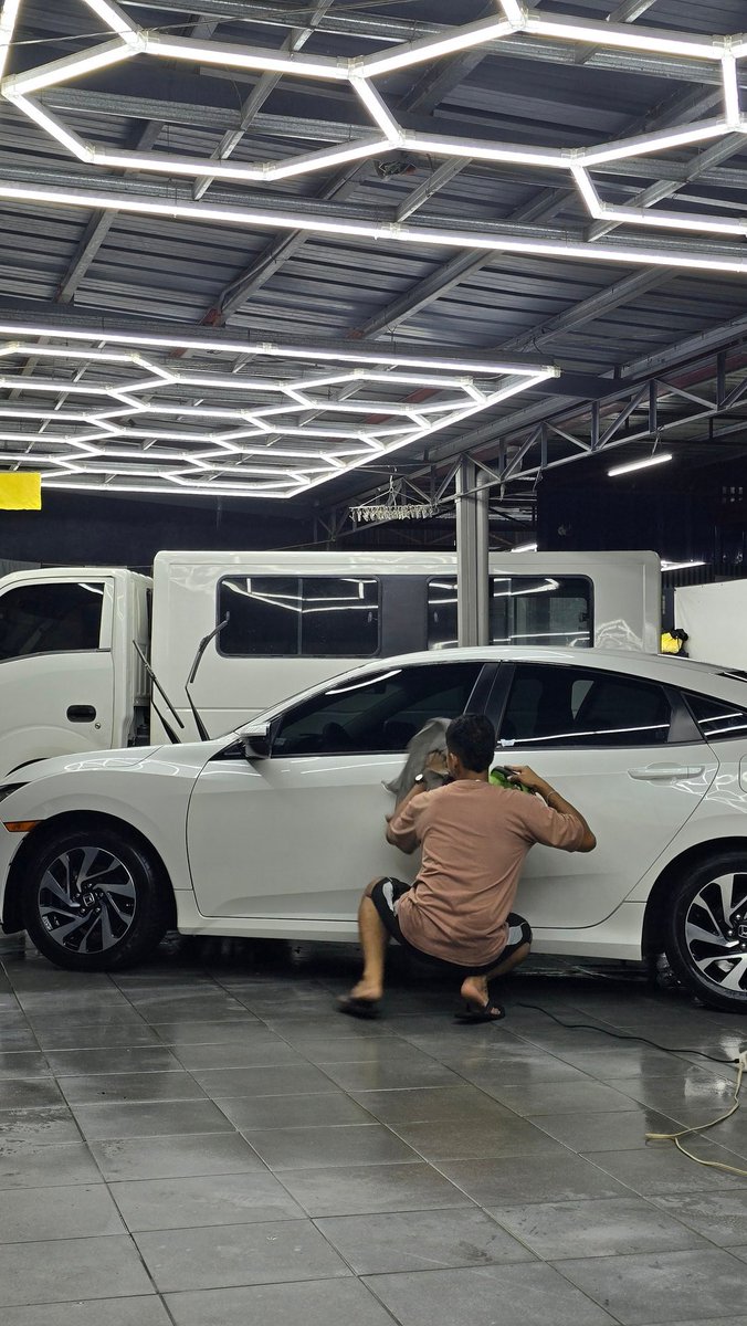 axxaxxpxx's tweet image. Bagong detail 🚘