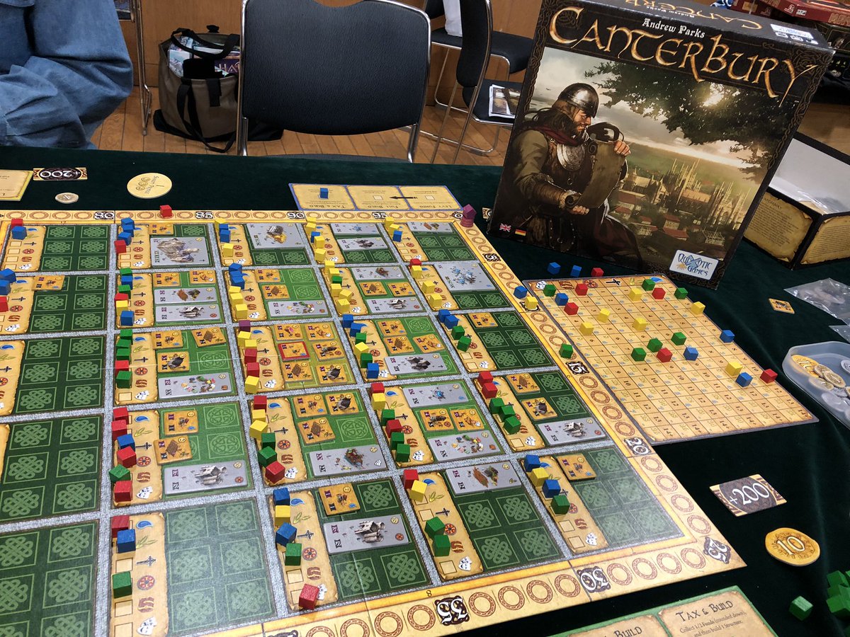 カンタベリー
やることはお金もらうか建物建てるかだけだけど建物のルールと中間得点のタイミングだけでバチバチのエリマジョに仕上がった一作。
アレ建てたら強いけど次の人によりいい所が取られてしまうーが同時多発的に発生するメチャいやらしい（褒め言葉）ゲームでした😇