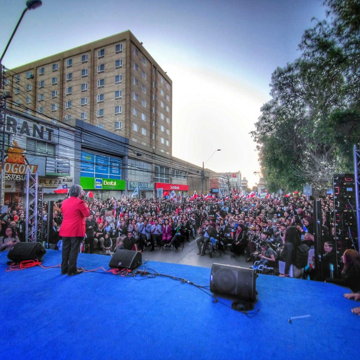 Falta 1 día para las elecciones y estamos algo dispersos. 
Vas por Jara, te sigo. 
Voy por Jara, sígueme. 
RT RT RT RT
#JaraPresidenta 
#JaraEnPrimeraVuelta 
#JaraEsChile 
#JaraPresidenta2026