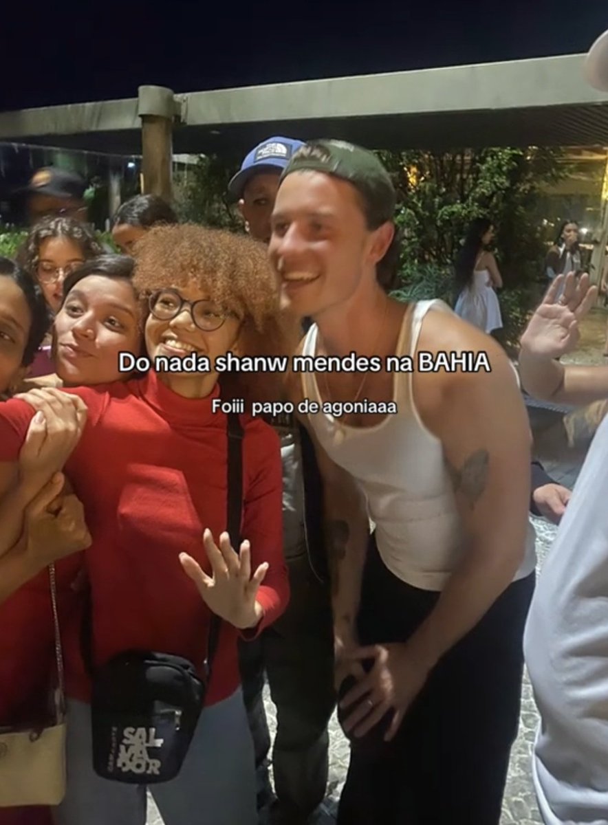 showyoumyyouth's tweet image. eu vi que a foto dessa menina ficou tremida. não lembro quem era mas espero que essa foto chegue até ela