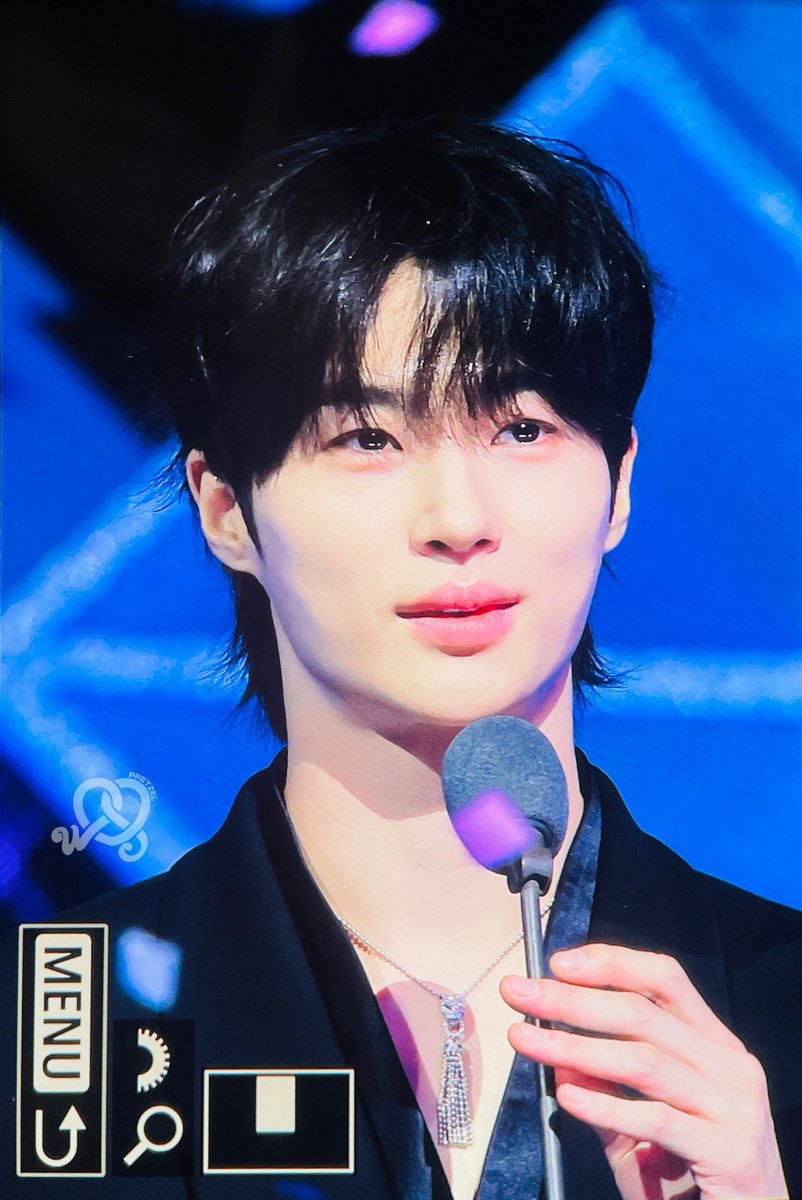 251115 2025 KGMA 시상 변우석 프리뷰💙
덮머 너무 예뻐 반짝이는 두 눈은 더 예뻐✨
#변우석 #ByeonWooSeok #邊佑錫 #ビョン・ウソク