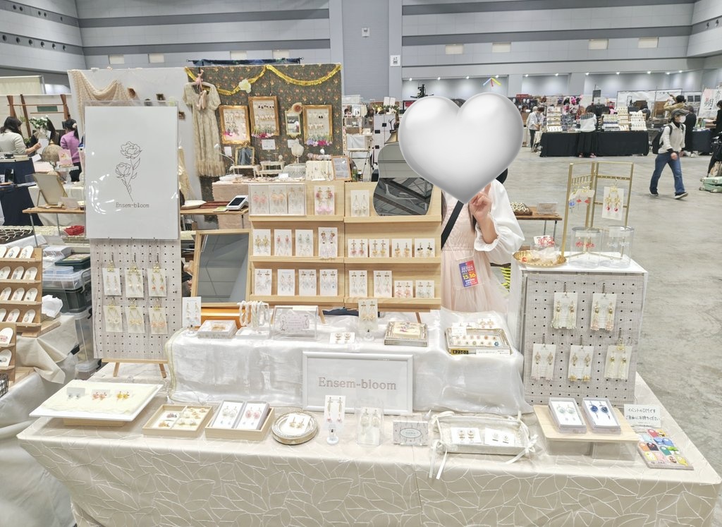 デザフェス1日目ありがとうございました✨

イヤーカフが残り少なくなってきておりますが、まだ選べるのでぜひ見てみていただきたいです🤭🤍

明日も頑張ります🫶

#デザフェス
#デザフェス62