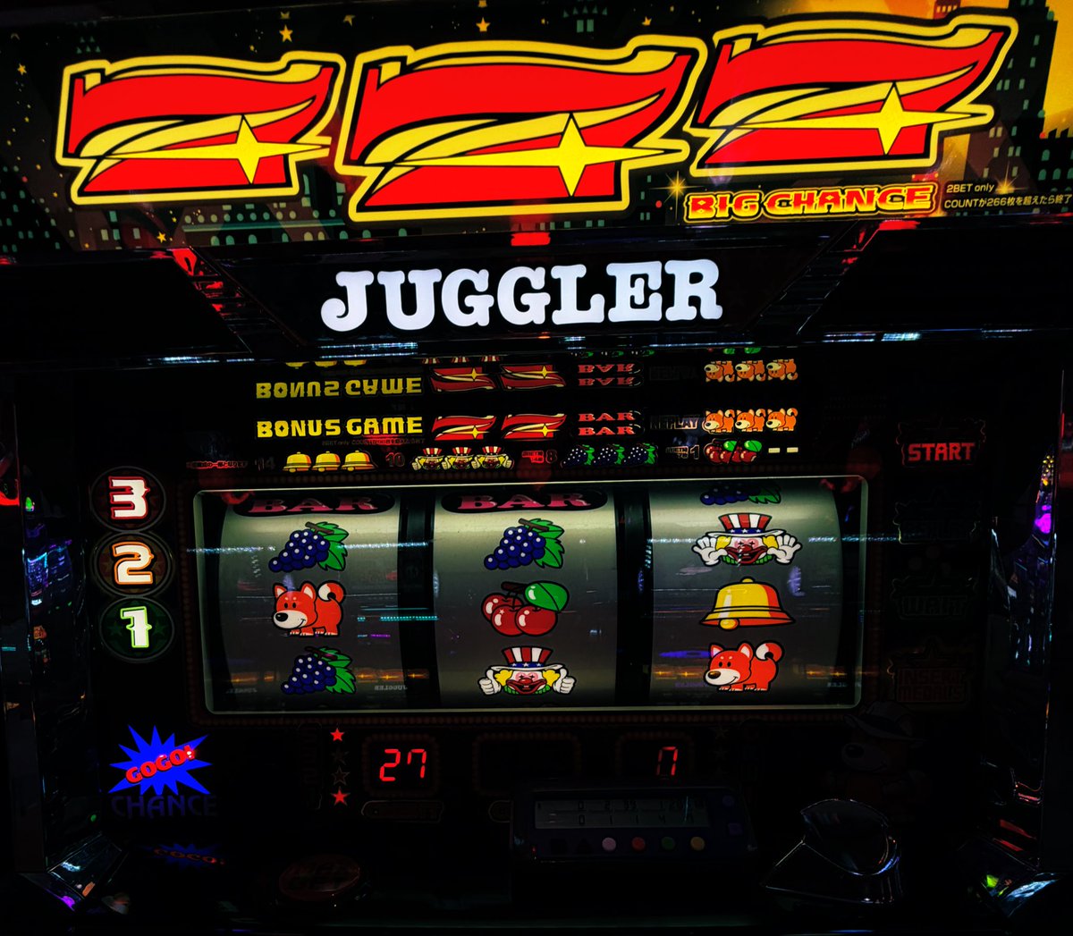 かどおわです〜

東宝で奇跡の早番を引けたので安直にファン感だから🐶なんて座ったら幸運な事に全🌈島に座れました

朝から🐶🌈に座れたのはこれだけ打って初めてw

途中、持ちで4000枚オーバーした時は夢の5000枚が見えかけましたが引ききれず🌀

沢山のいいねやコメントありがとうございました🙇‍♂️