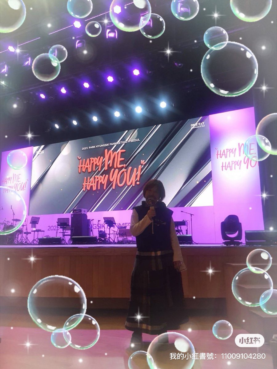 像夢一樣的一天...
一直溫暖笑著的炯植
簽名時眼神如此誠懇的炯植，
（雖然會因此害我們腦袋一片空白😆）
用心的回答每一個問題，
唱每一首歌...
炯植真的就是一個... 像禮物一樣的人🎁
成為SIKcret 非常非常幸福💓
#박형식  #朴炯植