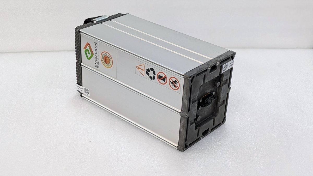 Giridhar_Raju's tweet image. This was long, but finally our in-house Battery Pack &amp;amp; BMS have been certified to AIS156! EMI/EMC, HPDC Tooling Dev,  took time, but the learning was totally worth it. It is nervous facing manufacturing at scale in the face, but I guess we have just have to slay it🤺