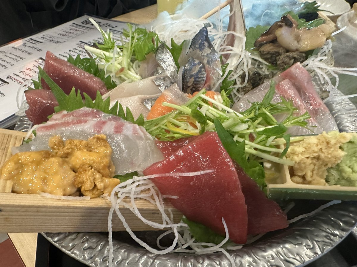 deletekun_dbd's tweet image. ああああー❤️
東京駅内の居酒屋ってなんでこんな楽しいんやろ(・∀・)

明太九条ネギだし巻きと舞茸&amp;amp;サーモン天ぷら絶品すぎた✨

対ありでした☺️