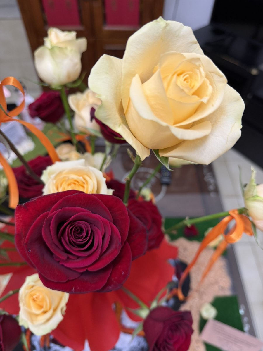 ivylimcc's tweet image. Papier mache volcano bouquet. 100% handcrafted by the sender

#gratefulforallthingsbigandsmall
#outofordinary