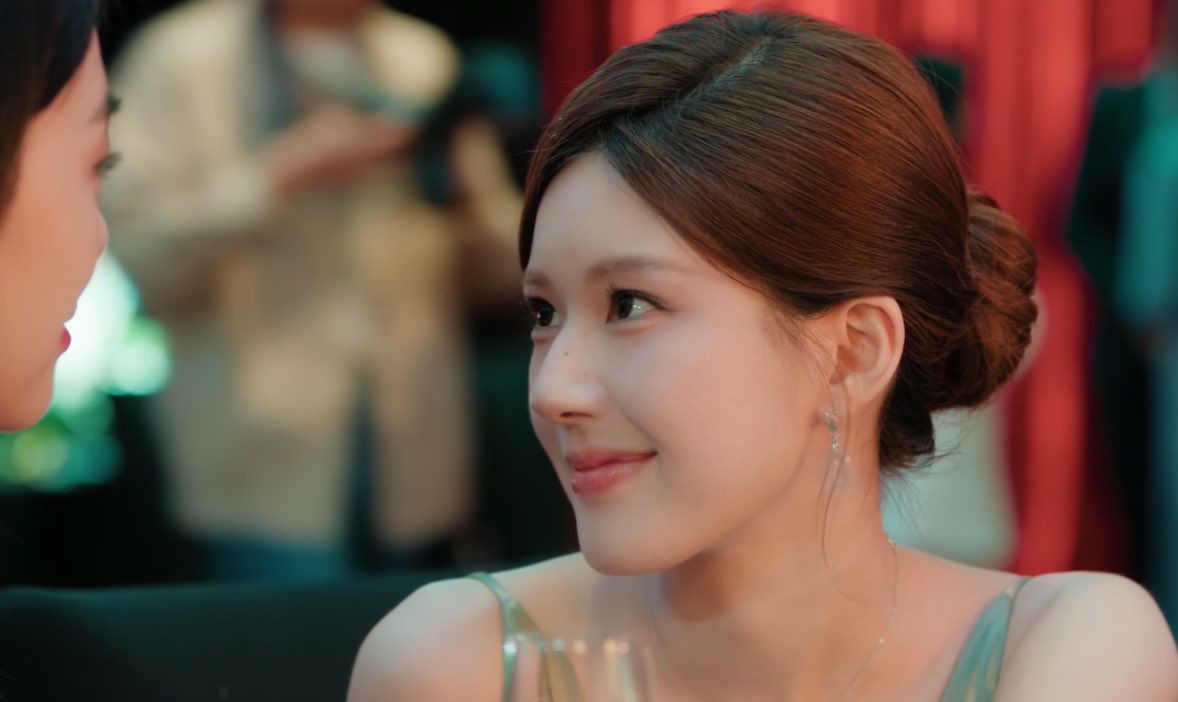 wonwoncity's tweet photo. her eyes play half the role alone https://t.co/EetYm3blPP