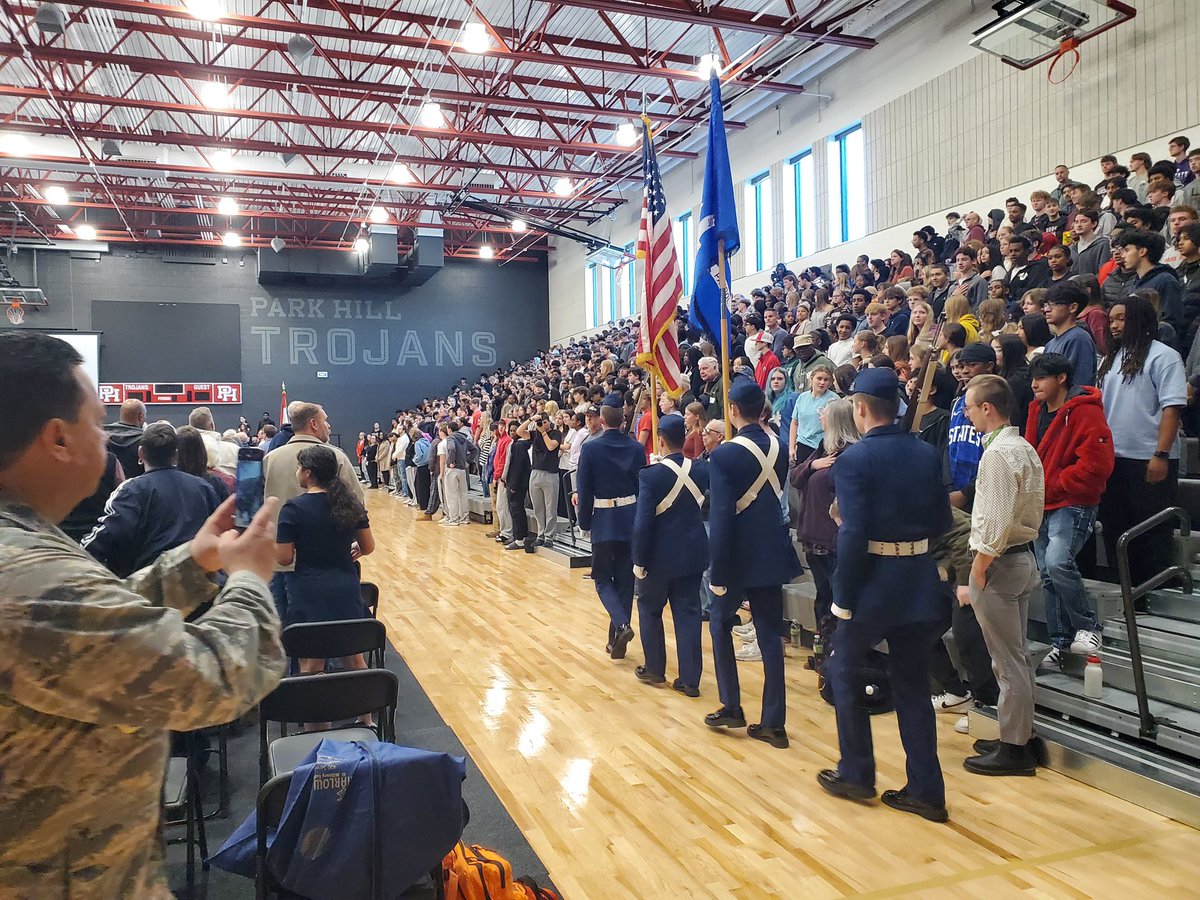 mocapnews's tweet image. Cadets from Missouri Wing&apos;s Platte Valley Composite Squadron presented the Colors at a Veterans Day observation at the Park Hill High School. #civilairpatrol #capcadet