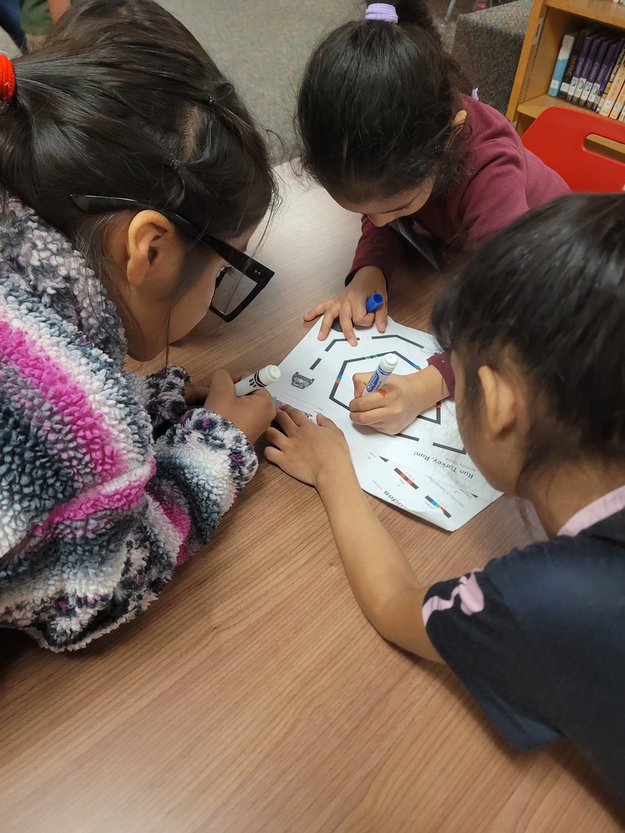 MrsPlascensia's tweet image. This week, students worked together to help the turkey @Ozobot escape the farm! The older sts were challenged to be the fastest turkey to escape. @LivelyEagles @IrvingLibraries