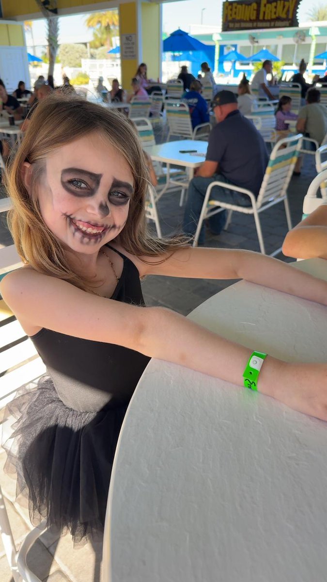 itsbbaileyy's tweet photo. I’m a finalist in Camp Margaritaville RV Resort &amp; Cabana Cabins Auburndale’s Story Contest. Help me rally votes: https://t.co/H0wJ7Ixvty https://t.co/TA8pn0fEqk