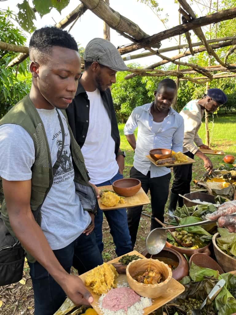 MrCheF582511's tweet photo. Awarded for being the best tourism writers in Africa with a fully paid tour to #kanyelafarm . You guys really deserved it , Thanks to @uganda_uncovered, #TravelWritingComp2025 #UncoveredTravel #Ugandalucky https://t.co/wdXkj9ie1a