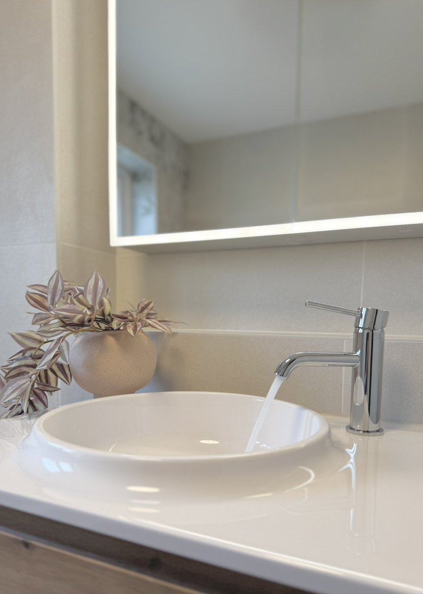 TheTapEndDesign's tweet image. This moulded basin worktop is such an easy clean  product; it’s perhaps the best basin we know of for bathrooms where the client wants something that won’t gather dirt or grime in crevices! 

Here it is used in a finished project &amp;amp; we also have it on display at the design studio!