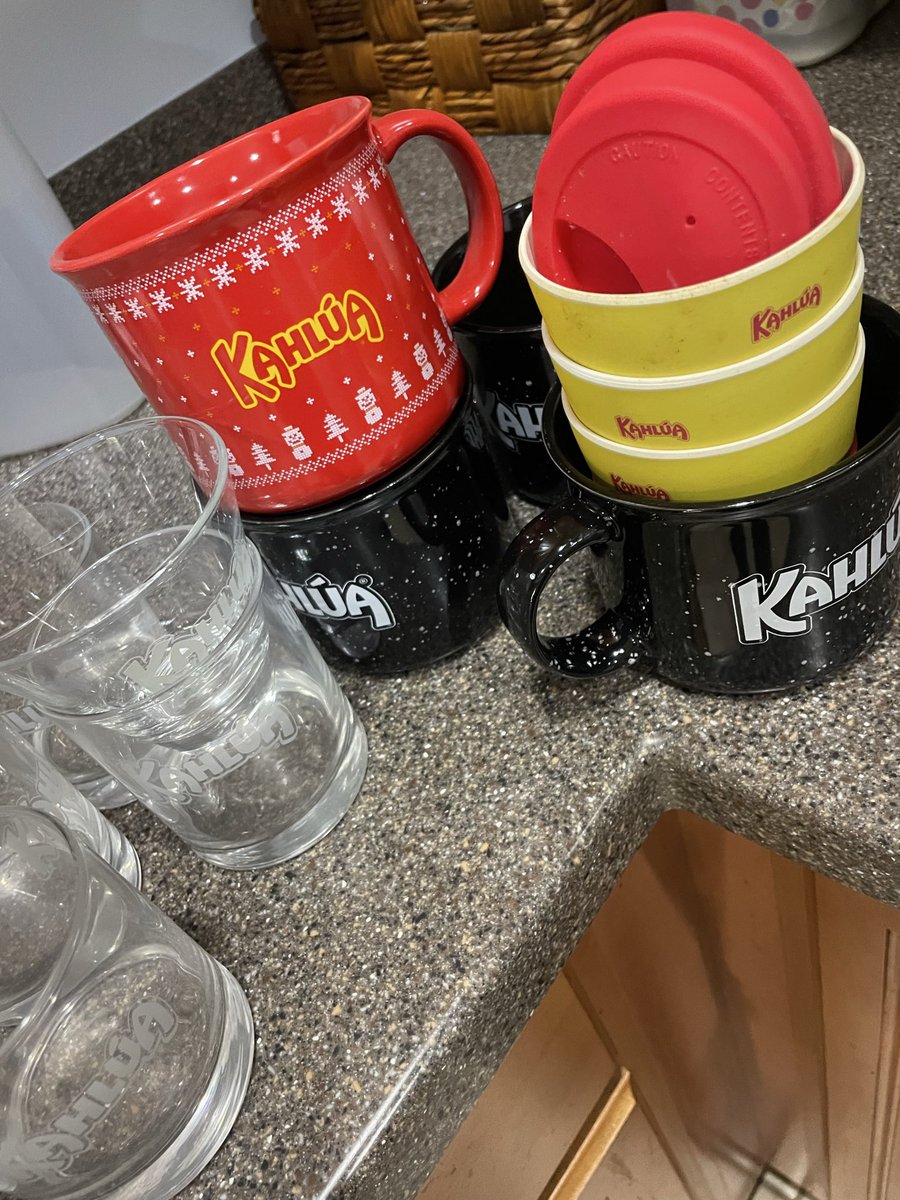 mrslorijg's tweet image. Elite gift set collection😂
#Declutter