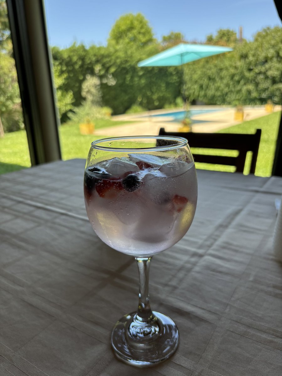 lodeale2's tweet image. Qué hermoso clima 😍🍹