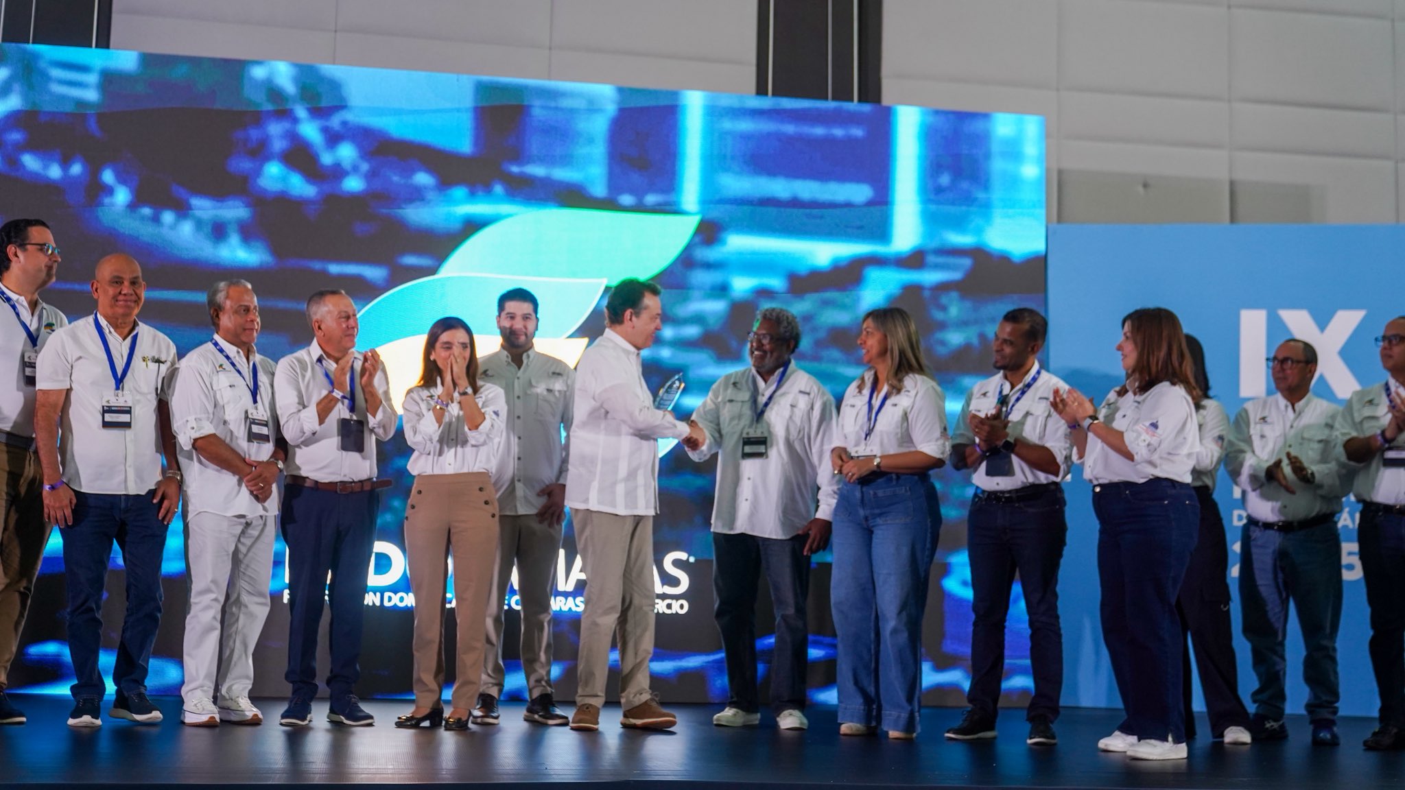 G5z lh WoAEAu3C?format=jpg&name=large