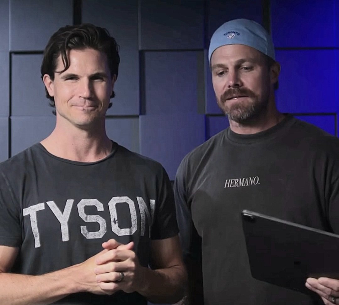 marabrazil2's tweet image. #StephenAmell &amp;amp; #robbieamell .
#code8
.....
@Code8Movie just launched its second graphic novel and you can be part of it.
Here: 
kickstarter.com/projects/11903…