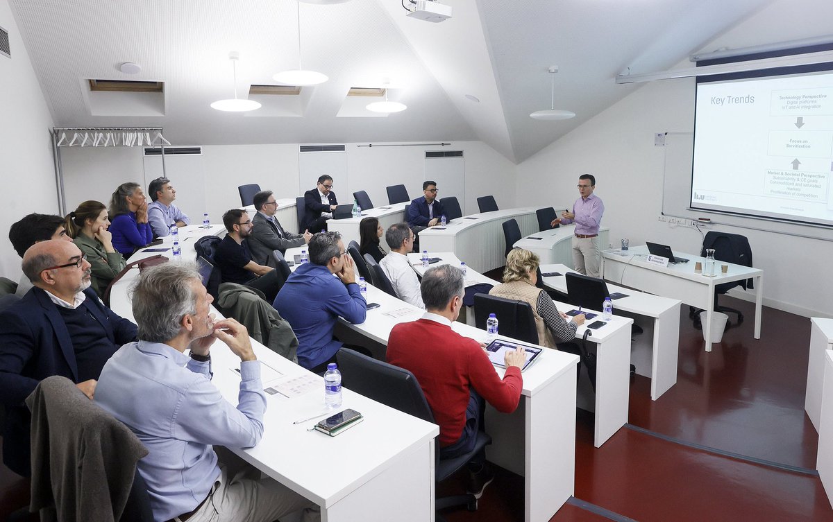 El último Deustalks celebrado con el profesor Christian Kowalkowski en una sesión inspiradora organizada por <a href="/deustoDBS/">Deusto Business School</a> y <a href="/AlumniDBA/">Deusto Business Alumni</a>, en colaboración con la Fundación Vizcaína Aguirre.
acortar.link/7H6ou1