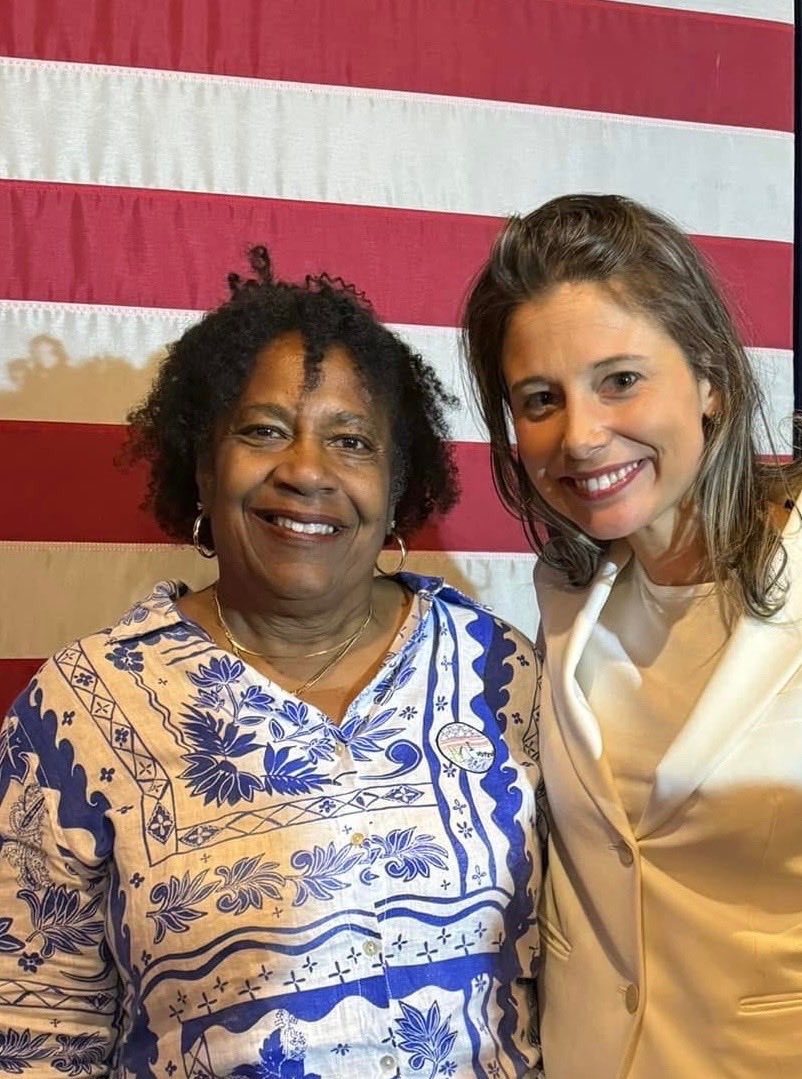 MaggieG603's tweet photo. What was said of Eleanor Roosevelt is true of our beloved friend Gloria Timmons: she would rather light candles than curse the darkness. Her glow warmed every person who was blessed to know her, and we felt her warm glow deeply and truly last night in Nashua. 

There was no quit in Gloria Timmons. She showed us what it looks like to do the work. The quiet, often unsung work that actually works to expand our tent and build the coalition We the People need to create the change we want to see.  

Rest in power, sweet friend. 🇺🇸