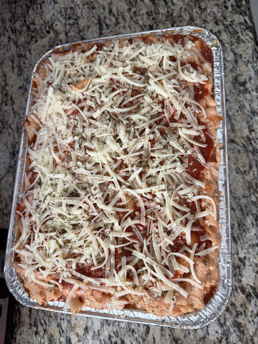 DieselBABE20's tweet photo. I don’t think you all  comprehend just how GOOD from scratch homemade Italian cooking is 🤤 https://t.co/yTVFufuqEF