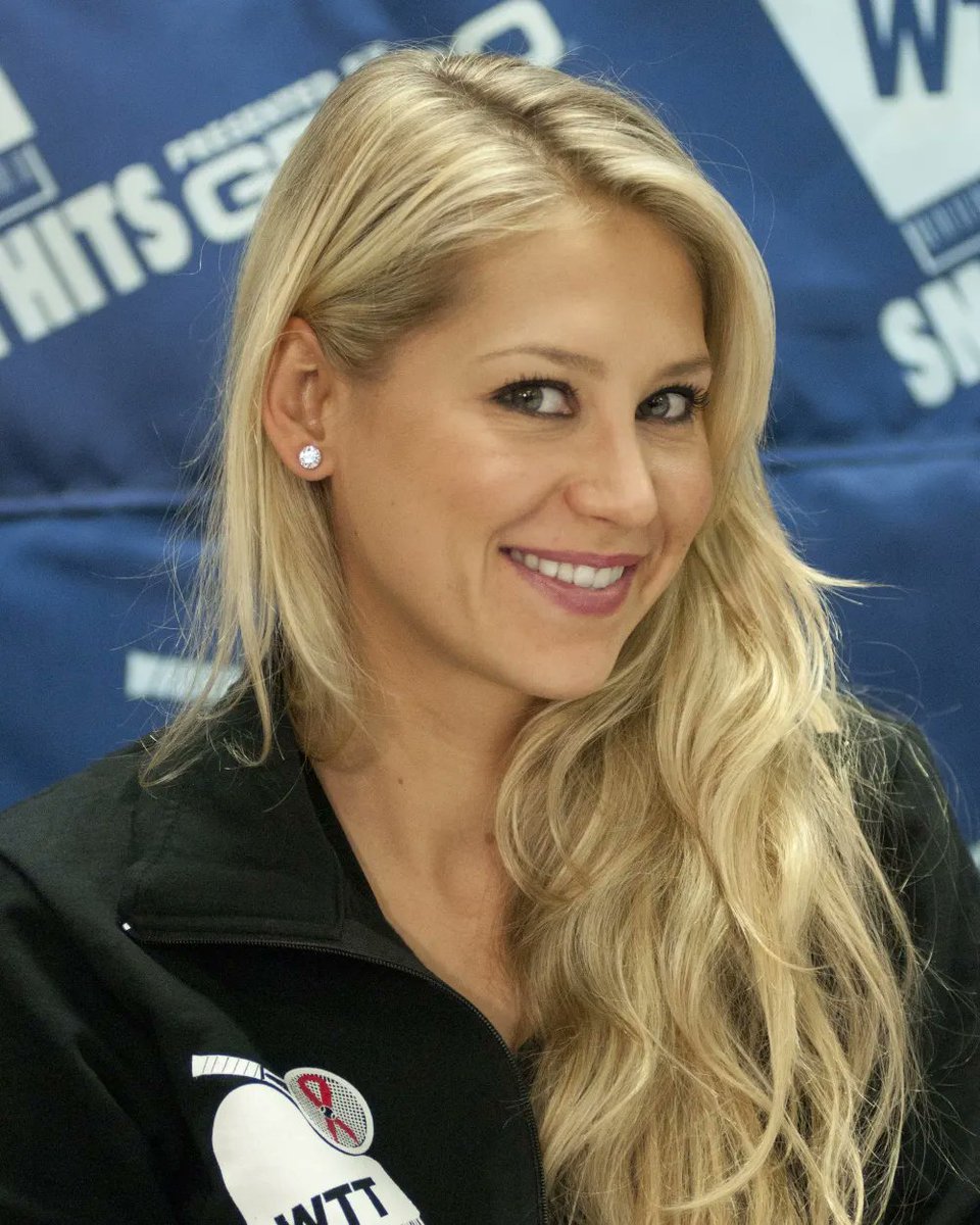 FanClub_Kourni's tweet image. #Backintime November 15, 2010: #AnnaKournikova , Andre Agassi and Elton John attend the 18th annual World Team Tennis Charity Event benefiting the Elton John AIDS Foundation at Bender Arena at American University in Washington DC. 🎾😍❤ 

#аннакурникова #теннис