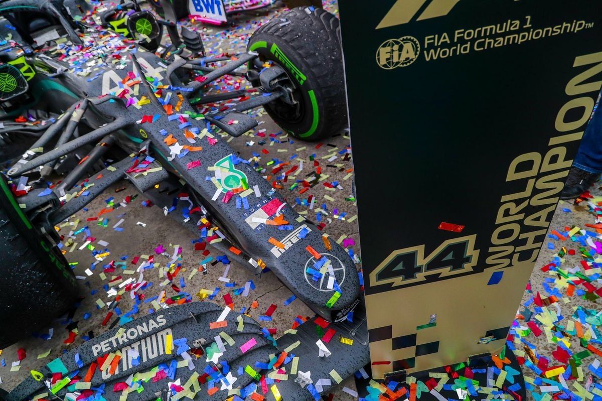 lewsinner's tweet image. Iconic.