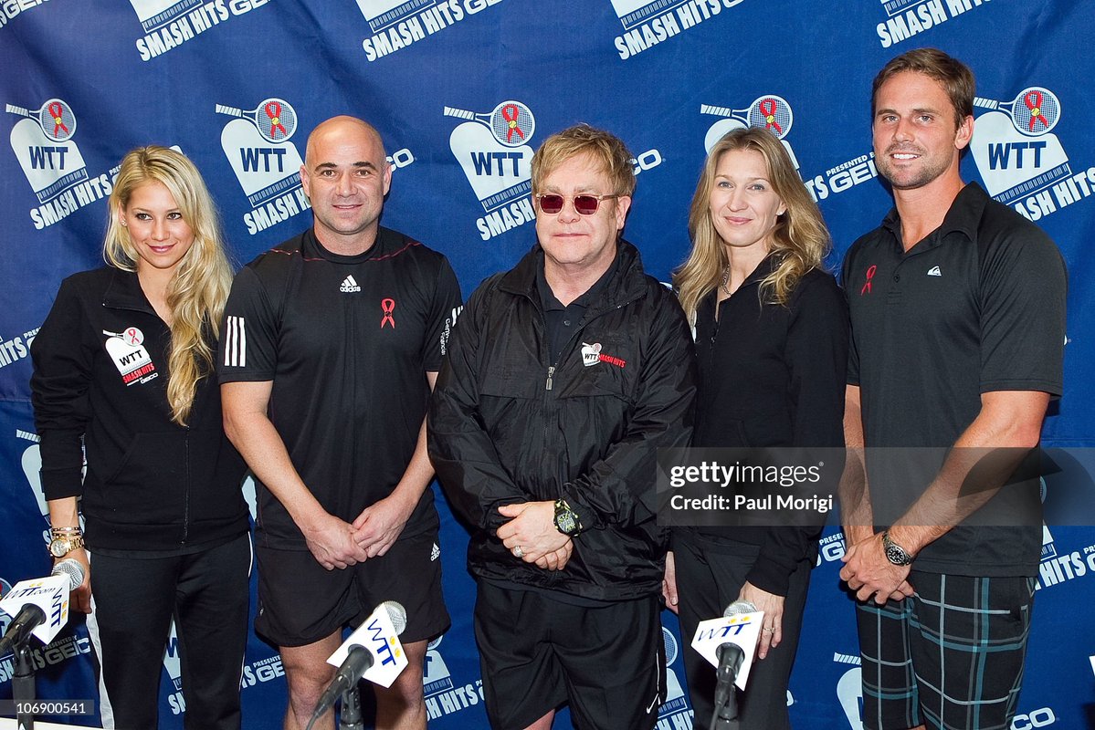 FanClub_Kourni's tweet image. #Backintime November 15, 2010: #AnnaKournikova , Andre Agassi and Elton John attend the 18th annual World Team Tennis Charity Event benefiting the Elton John AIDS Foundation at Bender Arena at American University in Washington DC. 🎾😍❤ 

#аннакурникова #теннис