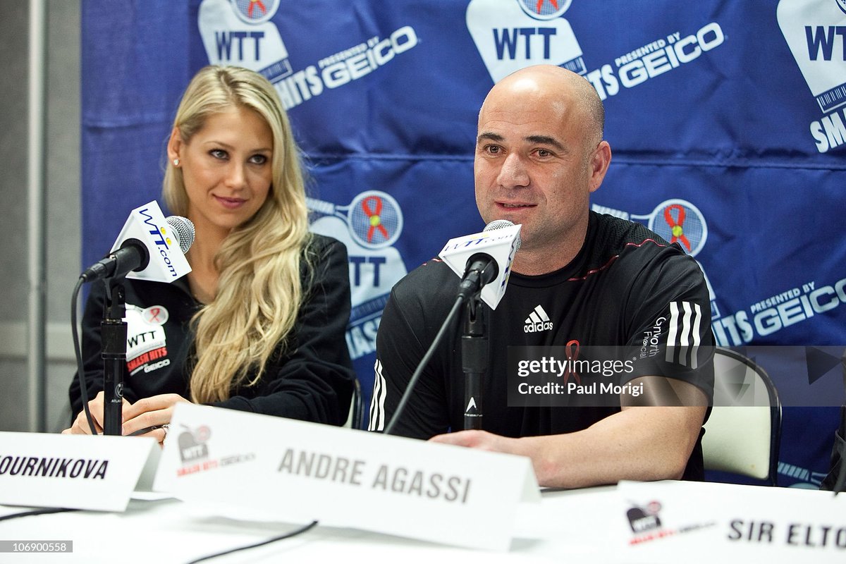 FanClub_Kourni's tweet image. #Backintime November 15, 2010: #AnnaKournikova , Andre Agassi and Elton John attend the 18th annual World Team Tennis Charity Event benefiting the Elton John AIDS Foundation at Bender Arena at American University in Washington DC. 🎾😍❤ 

#аннакурникова #теннис