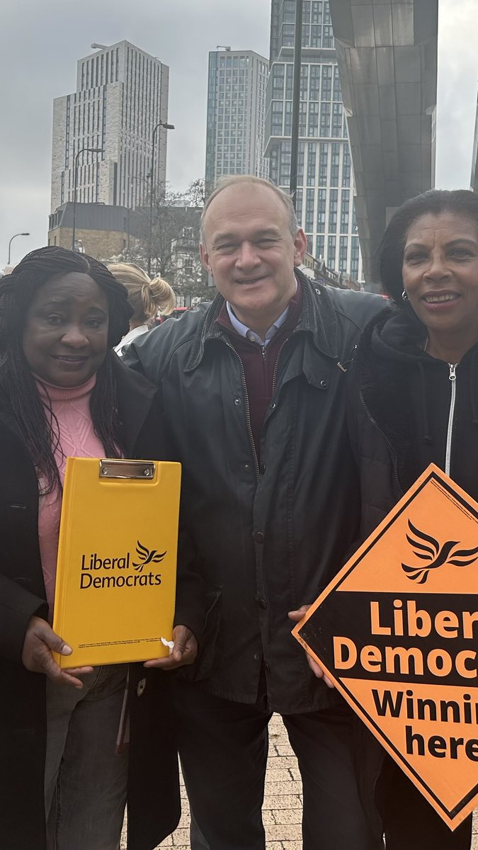 So Nice Being Out In Vauxhall Today With <a href="/EdwardJDavey/">Ed Davey</a> &amp; @CllrTinaValcarcel Who has Become a <a href="/LibDems/">Liberal Democrats</a> Councillor <a href="/LambethLibDems/">🔶Lambeth Lib Dems🔶</a> @Lambeth_council