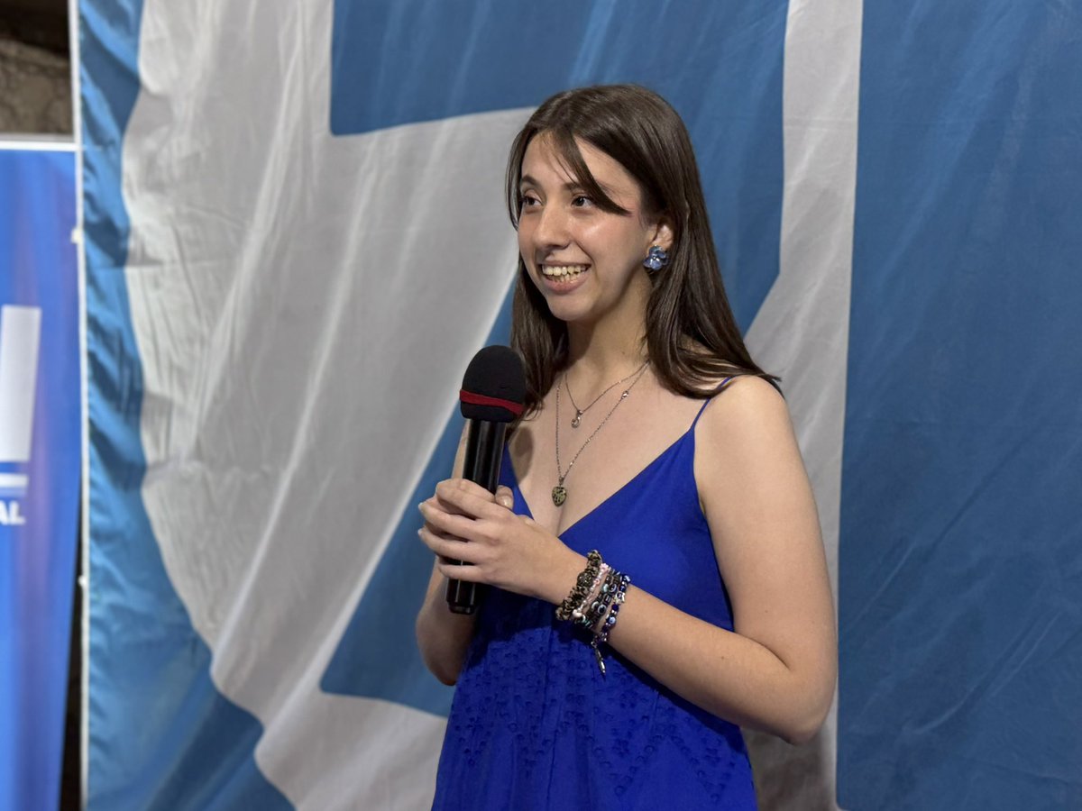 SantiagoBorsari's tweet photo. Los @71jovenes renovaron su comité ejecutivo ⚪️🔵

Felicitaciones al presidente @mauro_baladan, a la vicepresidente @SofiriPiana_4, y con ellos a todo el equipo entrante.

Con Luli y Atilio, se abre un nuevo camino para seguir aportando y creciendo junto a nuestra juventud 💪 https://t.co/42VXAaJZTY