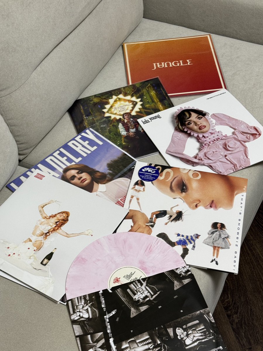 volodingram's tweet image. Прохання не заздрити 🥹