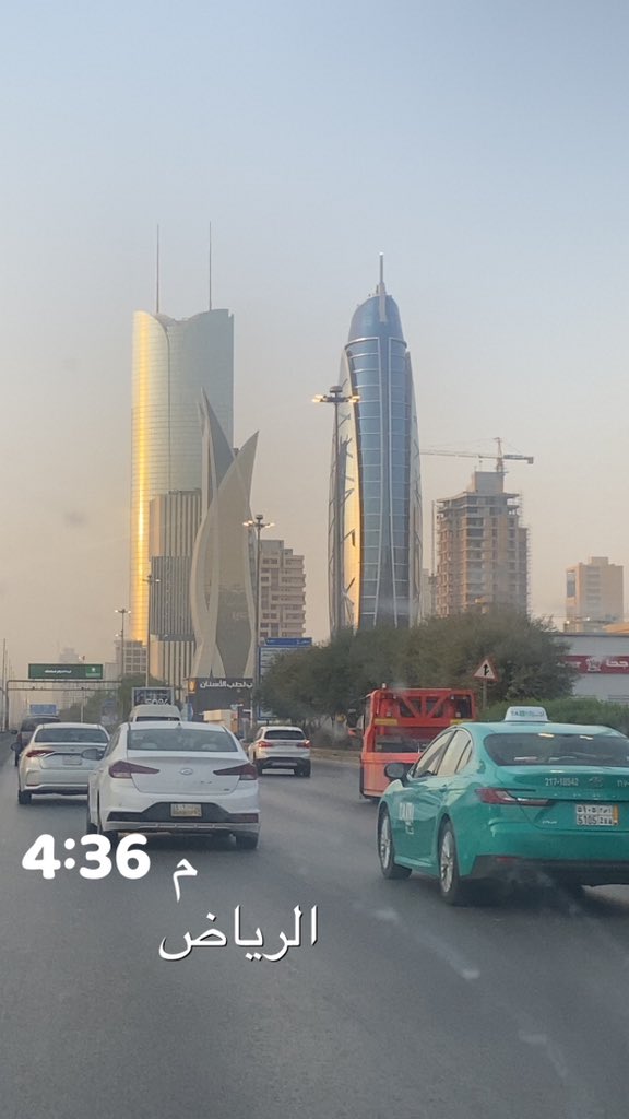 الهواء في الرياض يحمل رائحة الطموح… كأن كل شارع فيها يهمس: هنا يبدأ المستقبل.
#الرياض_الان