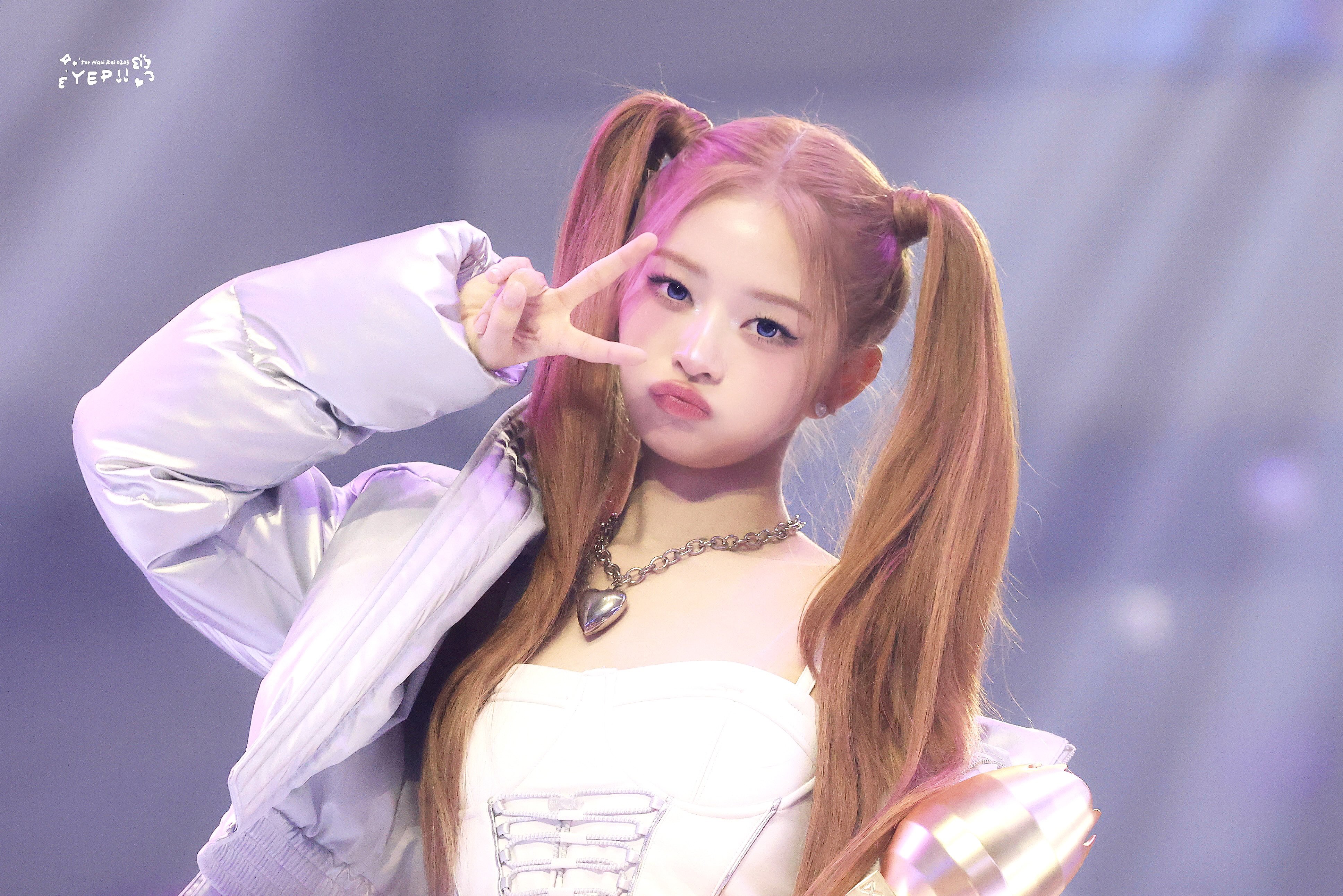 G5zcXv5bAAA_Xwa?format=jpg&name=4096x4096