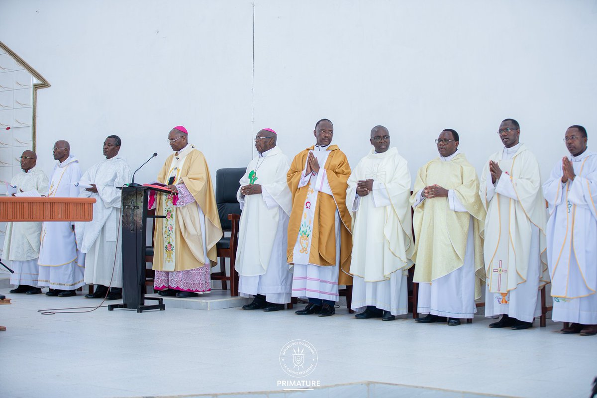 NtahontuyeN's tweet photo. Ce samedi 15 novembre 2025, j’ai eu l’immense joie de prendre part aux cérémonies d’érection canonique de la paroisse Gahahe, située en @NtahangwaMairie,à @Bujaprov2025. Un moment de grâce pour partager la Parole de Dieu avec les fidèles de cette nouvelle paroisse. https://t.co/SvzuLbQNLc