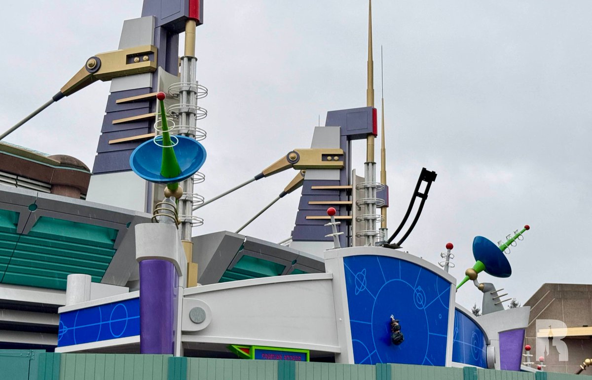 DLPReport's tweet image. 🔧 At Buzz Lightyear Laser Blast, theming is being reapplied to the refurbished entrance facade. The Attraction is scheduled for a December 20 reopening.