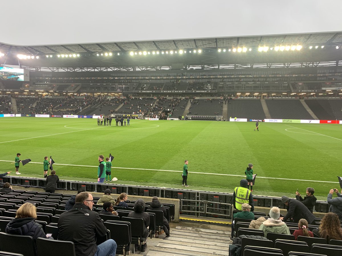 Flapper66's tweet image. Another full house at Franchise FC

Aided by a massive away support!!

@MKDonsFC v @SalfordCityFC