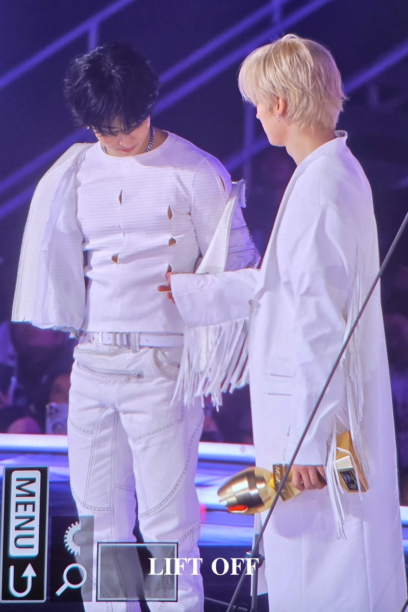 𝐋𝐈𝐅𝐓 𝐎𝐅𝐅 tweet media