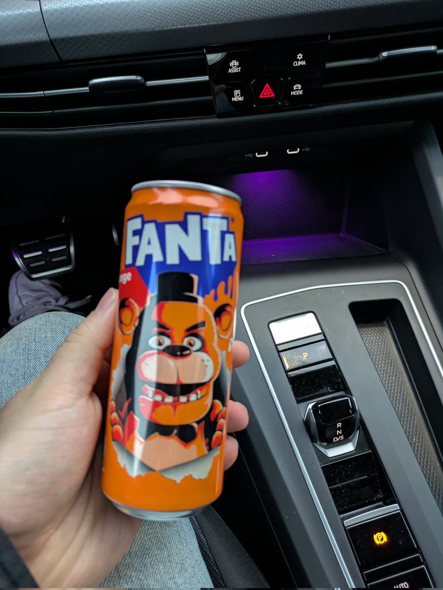 Die Opposition denkt ich Konsumiere Alkoholische Genussmittel.

Dabei gönne ich mir ganz genüsslich den Frederick Fazbearington 3rd